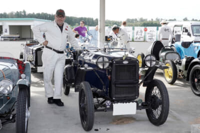 アンソニーさんと愛車1934年製オースティン セブン