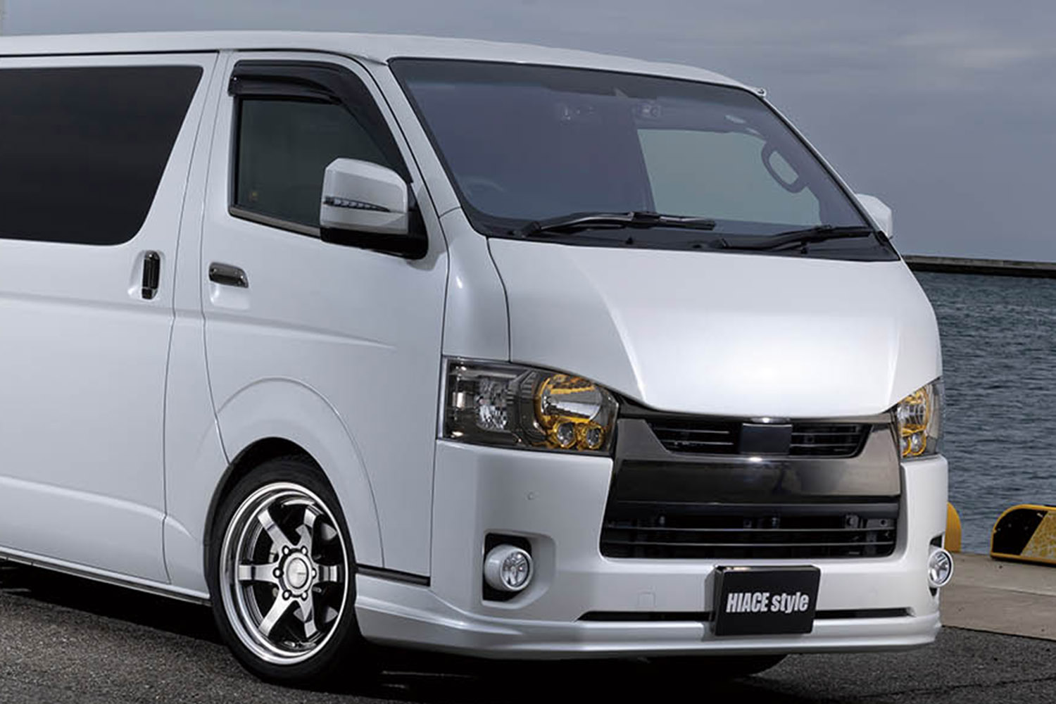 トヨタ「ハイエース」乗りに注目される大人カスタム！ 決め手は 