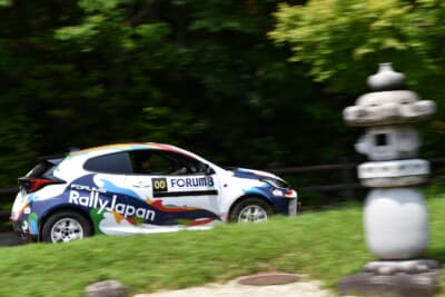 公園内に設定されるステージは駐車場から片側2車線の広い道路から、整備車両用の細い道路までさまざま。どう切り取るかは、撮影者の腕の見せ所といえる