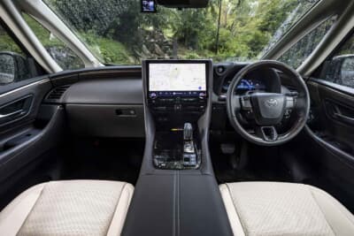 最新の予防安全パッテーケージ「トヨタセーフティセンス」を搭載。渋滞時支援のアドバンスト ドライブなども備わった