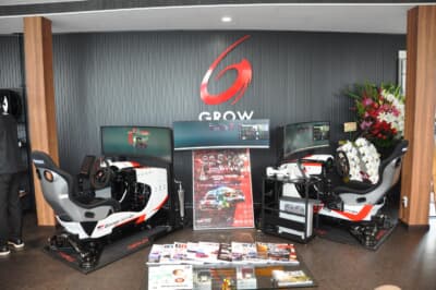 本格的なレーシングシミュレーター『DRiVe-X』を2基設置。GR Garage GROW盛岡で、運転トレーニングも可能なのだ