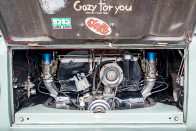 エンジンはボア94mm×ストローク82mmの2276cc