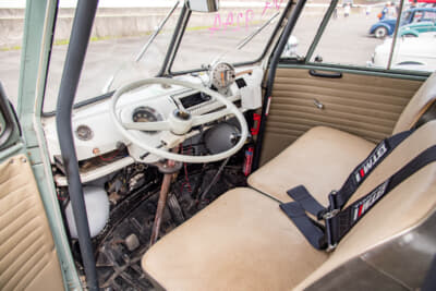 6点式ロールケージを製作してもらったそうだ