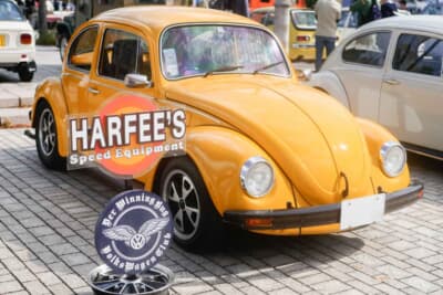 イベント出店に協力するHARFEE’Sは、空冷VWや70年代国産車を中心に、多数展示していた