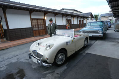 集合スタート場所のヤマブ味噌工場に集まるエントラント