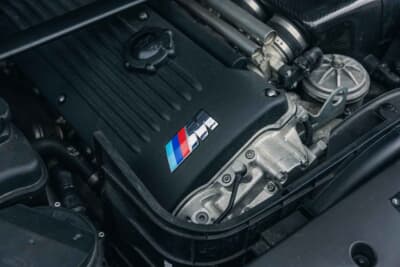 6万5550ポンド（邦貨換算約1220万円）で落札されたBMW「M3CSL」（C）Courtesy of RM Sotheby's