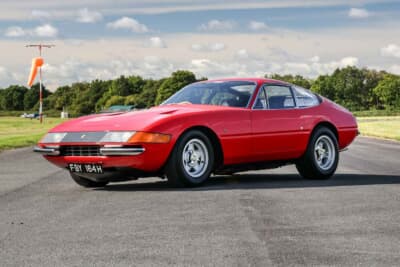 47万7500ポンド（邦貨換算約8900万円）で落札されたフェラーリ「365GTB/4 デイトナ」（C）Courtesy of RM Sotheby's