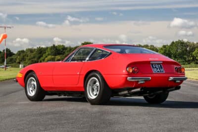 47万7500ポンド（邦貨換算約8900万円）で落札されたフェラーリ「365GTB/4 デイトナ」（C）Courtesy of RM Sotheby's