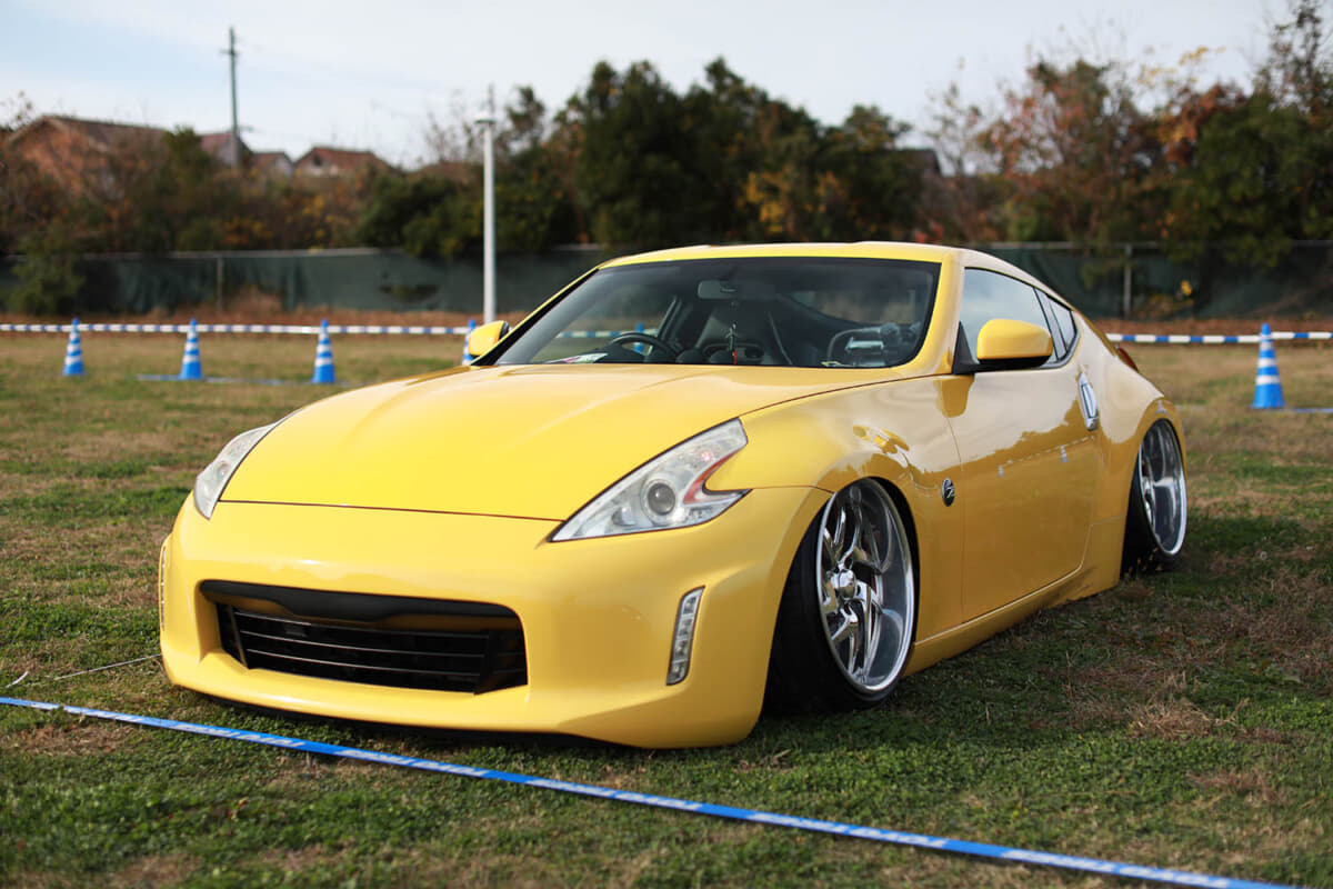 日産フェアレディZ Z34 ヘッドライト 左右セット中古品 日産フェアレディZ Z34 ヘッドライト 左右セット中古品 （日産