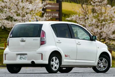 タイヤもカスタムグレードと同等のエコ系タイヤだった