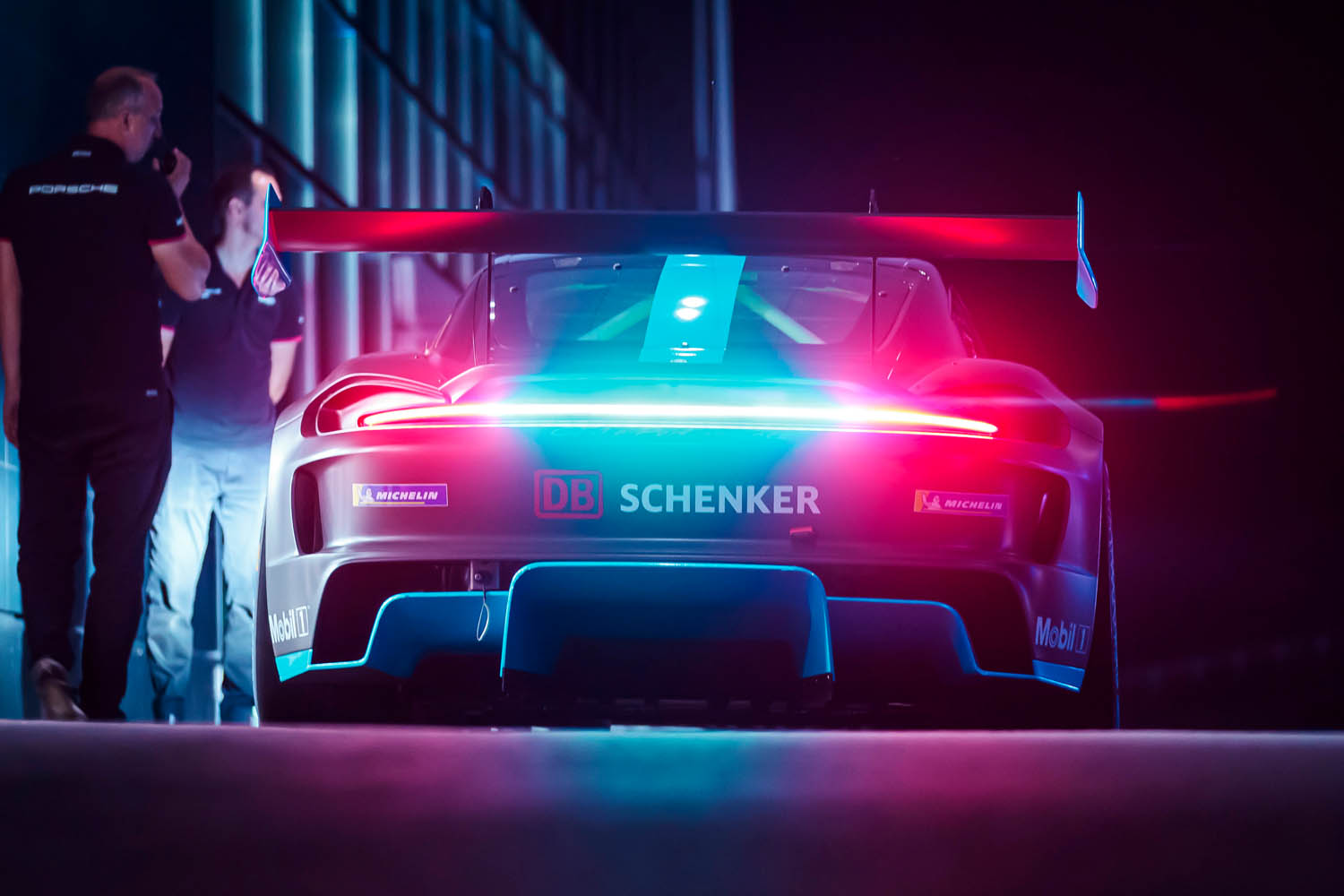 ポルシェ「カレラカップ」が電動化!? 1088馬力の「GT4 eパフォーマンス