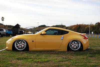 「流麗なボディスタイル」という枕言葉は、フェアレディZのためにあるような佇まい