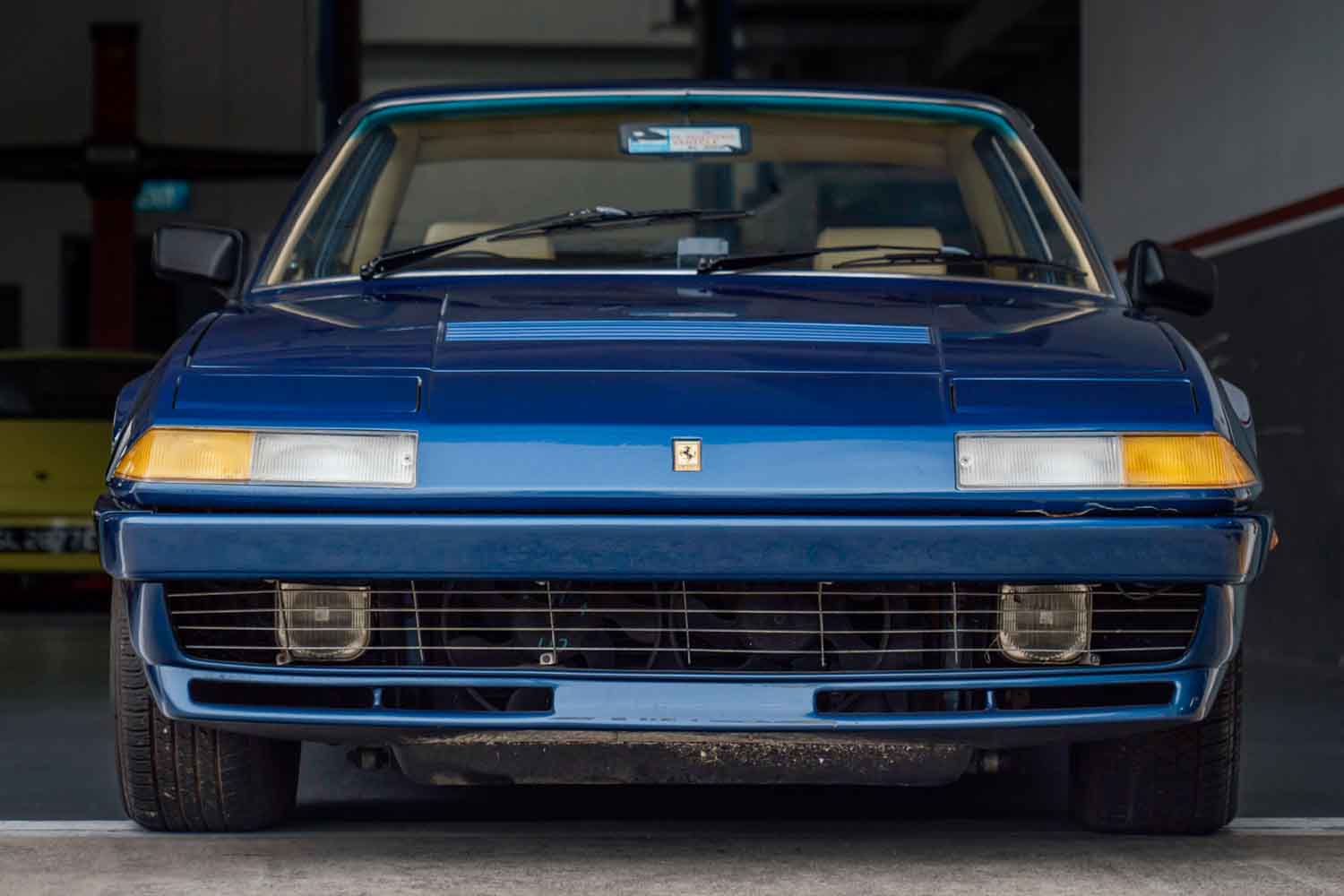 04_AMW_231219_Ferrari-400i_.jpg