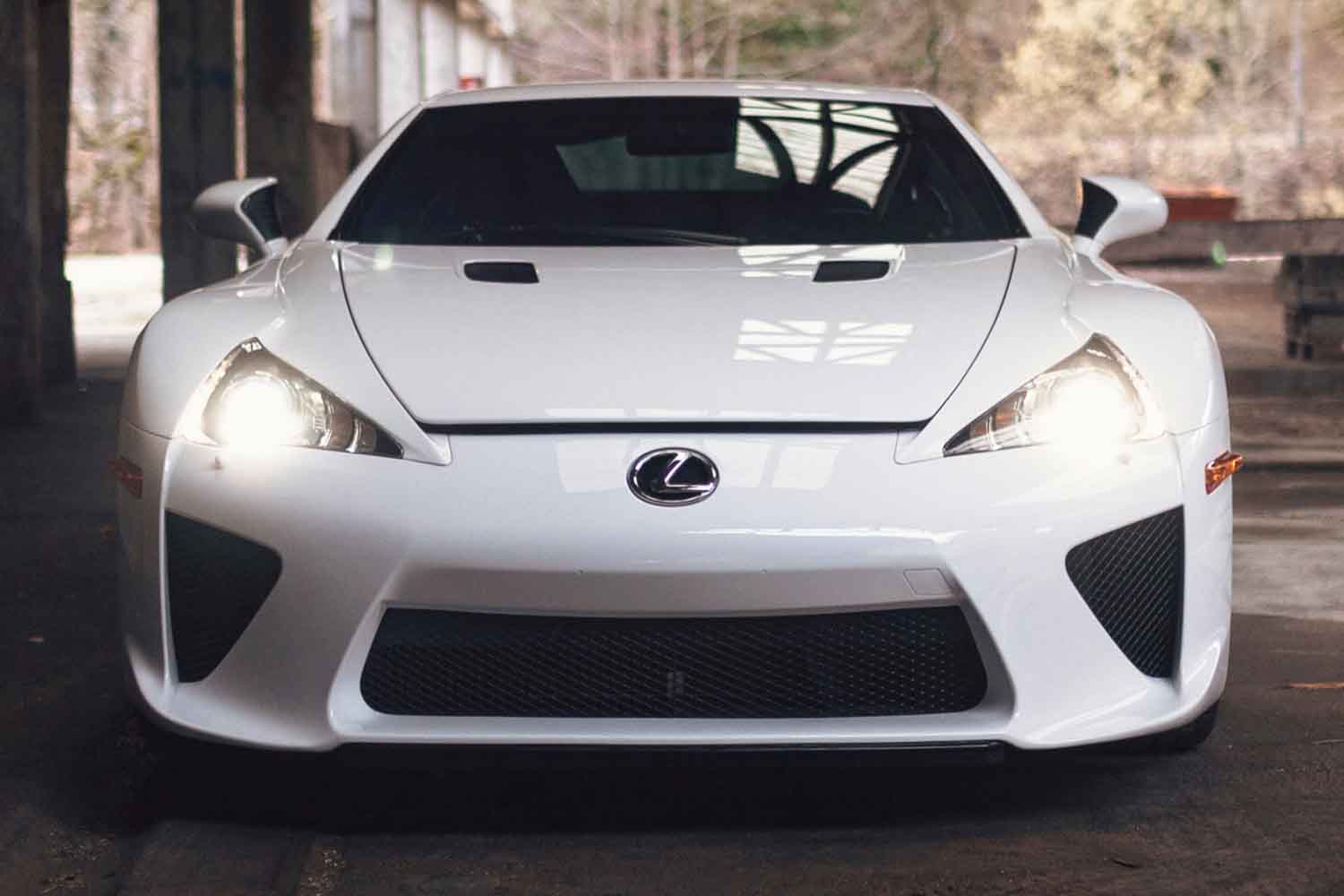 レクサス「LFA」が1億円オーバー！ 和製スーパースポーツが欧州の