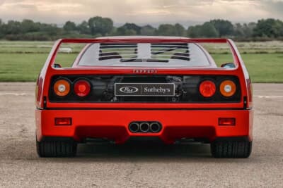 196万2500ポンド（邦貨換算約3億6306万円）で落札されたフェラーリ「F40」（C）Courtesy of RM Sotheby's