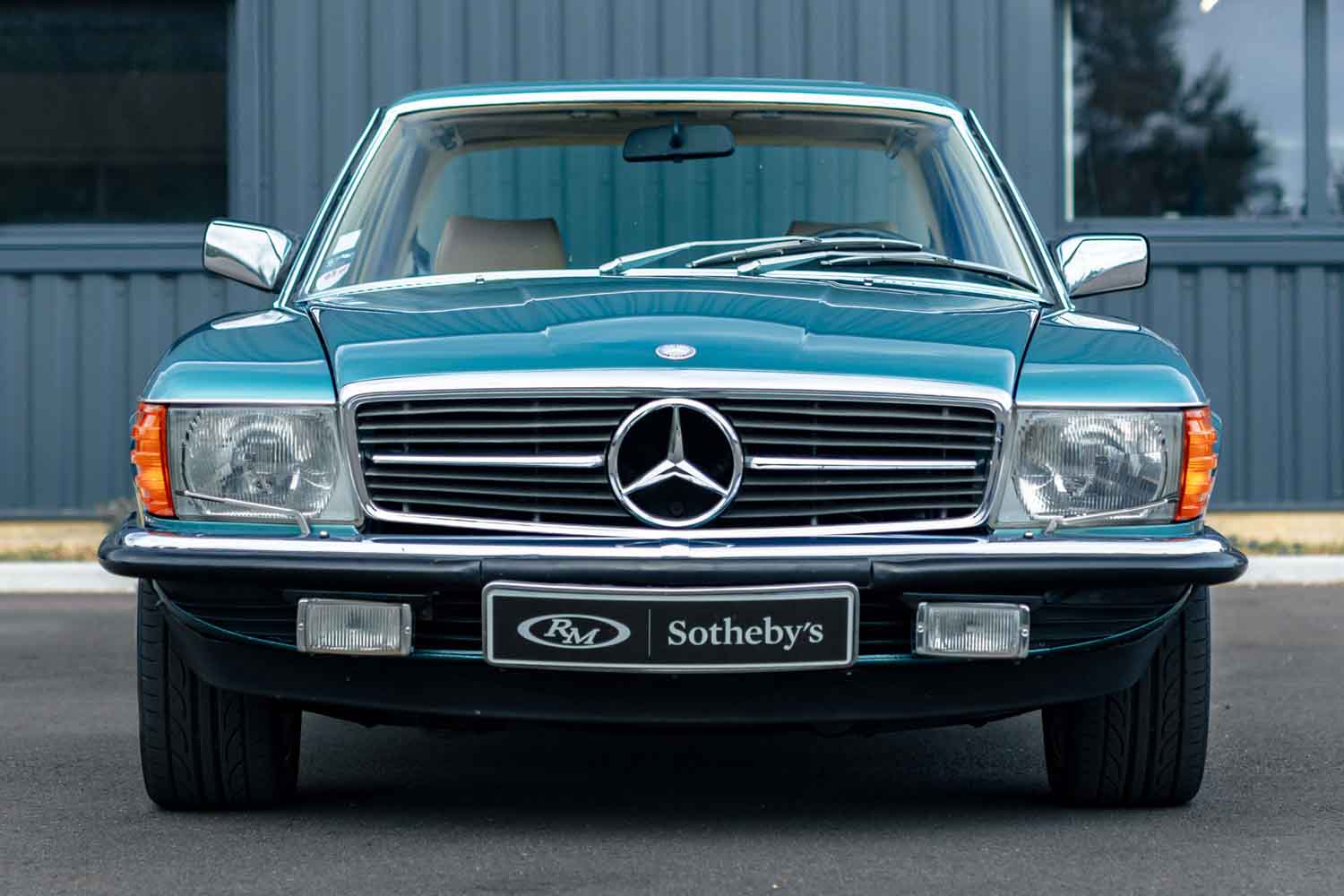 640万円なら買いのメルセデス!! 1133台しか生産されなかった「500SLC