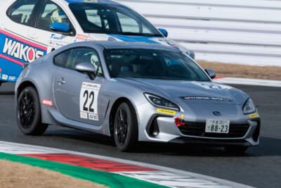 2位のポジションを長く走っていたのはNo.22ファルコンレーシングチームBRZ。レース再開時に758号車を交わして3位表彰台をゲットした