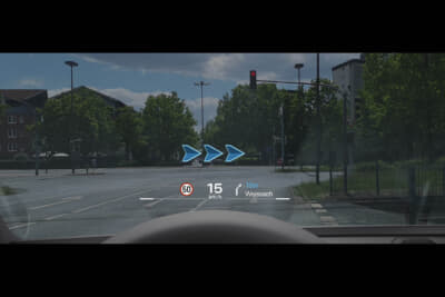 AR機能が備わったヘッドアップディスプレイなども備える