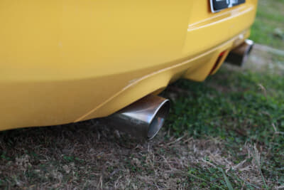 マフラーはレムスを装着。こちらは1990年に設立されたオーストリアのスポーツマフラーメーカーだが、当時からアメリカンスタイルの車両に装着された定番メーカーだ