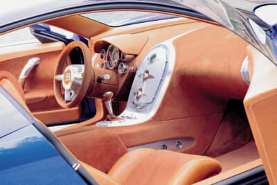 1999年の東京モーターショーで発表されたコンセプトカー、ミッドシップのEB18/4ヴェイロン