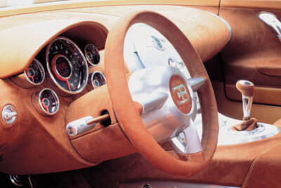 1999年の東京モーターショーで発表されたコンセプトカー、ミッドシップのEB18/4ヴェイロン