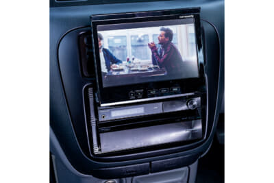 インダッシュ式のナビなども搭載