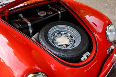 30万875 ポンド（邦貨換算約5600万円）で落札されたポルシェ「356Aスピードスター」（C）Courtesy of RM Sotheby's