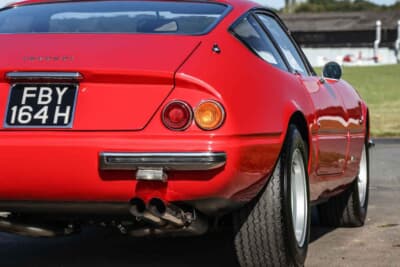 47万7500ポンド（邦貨換算約8900万円）で落札されたフェラーリ「365GTB/4 デイトナ」（C）Courtesy of RM Sotheby's