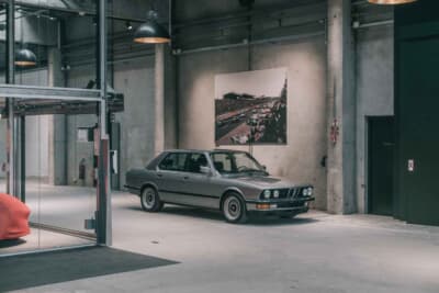 7万1300ユーロ（邦貨換算約1155万円）で落札されたBMW「M5」（C）Courtesy of RM Sotheby's