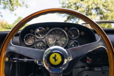 5170万5000ドル（邦貨換算約78億6400万円）で落札されたフェラーリ「330LM／250GTO」（C）Courtesy of RM Sotheby's