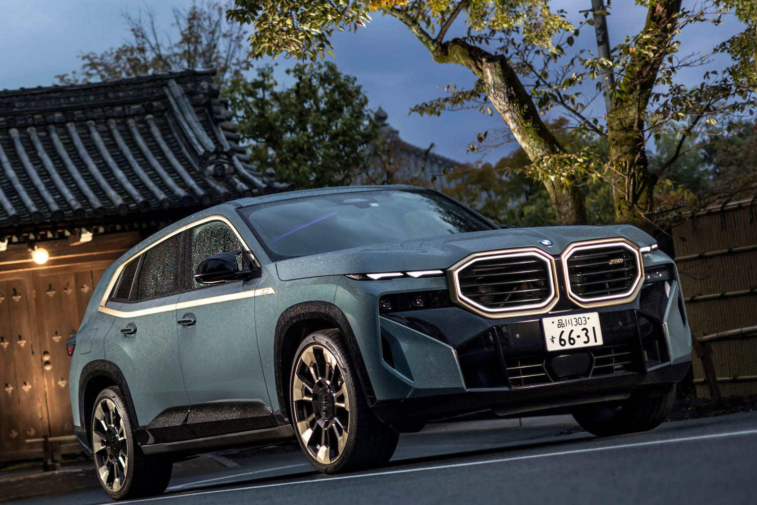 BMW新型「XM」は新たなるドライビングカー！ 長距離でわかった23インチ