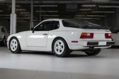 16万2400 ドル（邦貨換算約2400万円）で落札されたポルシェ「944ターボカップ」（C）Courtesy of RM Sotheby's