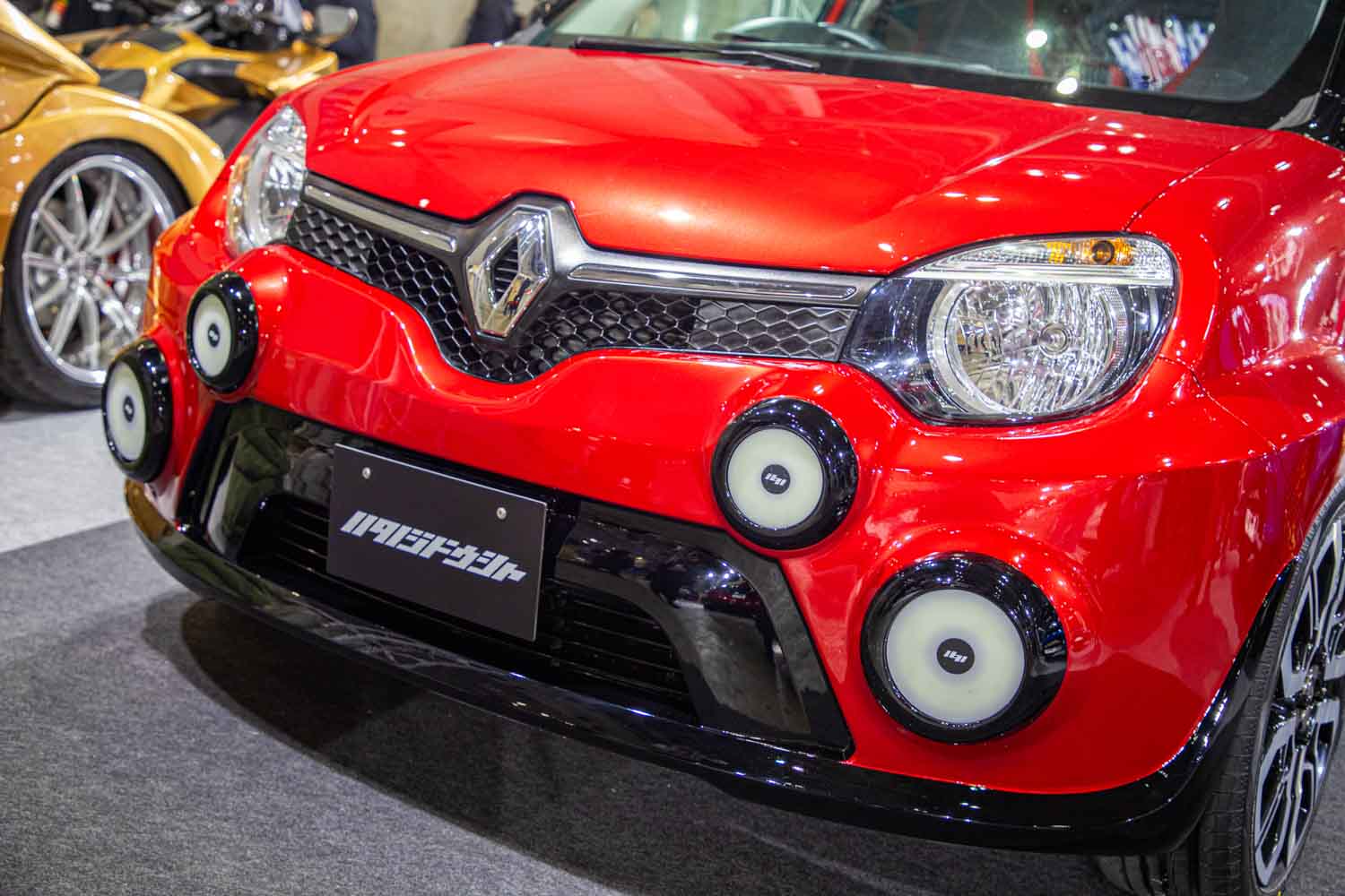 ルノー「トゥインゴ」を「サンクターボ」化！「セラヴィ105」の過激な