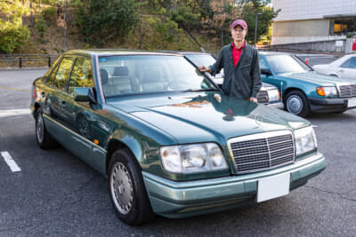 1994年式メルセデス・ベンツW124 E280 Limitedと、オーナーの田辺謙司さん