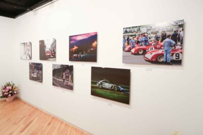 東京会場となった港区六本木のAXISギャラリーでの開催された日本レース写真家協会報道写真展「COMPETITION」