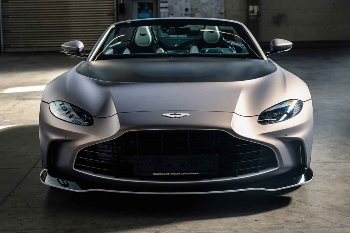 アストンマーティン「V12ヴァンテージ ロードスター」（C）Courtesy of RM Sotheby's