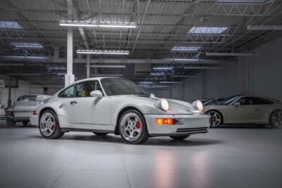 146万2500ドル（邦貨換算約2億1700万円）で落札されたポルシェ「911 ターボS X85 フラットノーズ」（C）Courtesy of RM Sotheby's