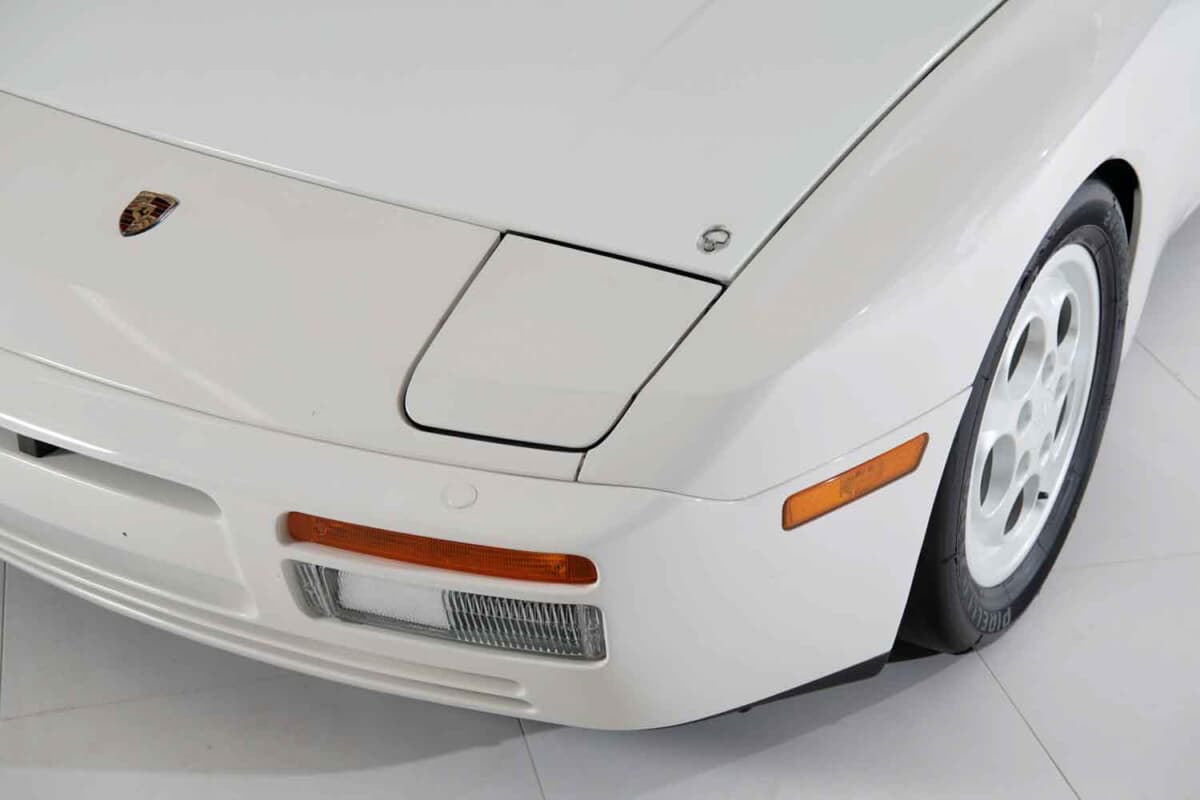 16万2400 ドル（邦貨換算約2400万円）で落札されたポルシェ「944ターボカップ」（C）Courtesy of RM Sotheby's