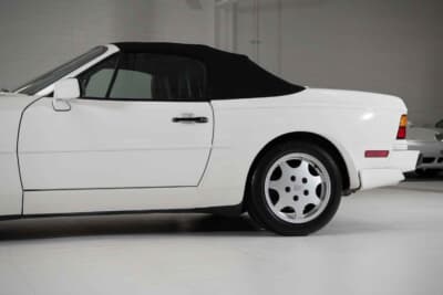 3万9200ドル（邦貨換算約570万円）で落札されたポルシェ「944 S2カブリオレ」（C）Courtesy of RM Sotheby's