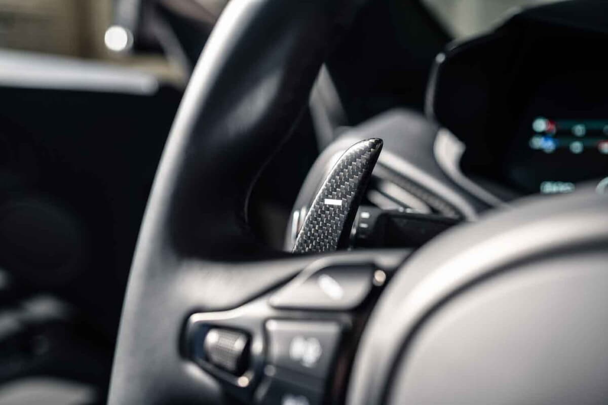 33万6875ユーロ（邦貨換算約5300万円）で落札されたアストンマーティン「V12ヴァンテージ ロードスター」（C）Courtesy of RM Sotheby's
