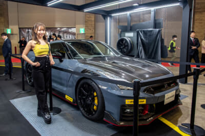 ブースには日産GT-R NISMOも展示