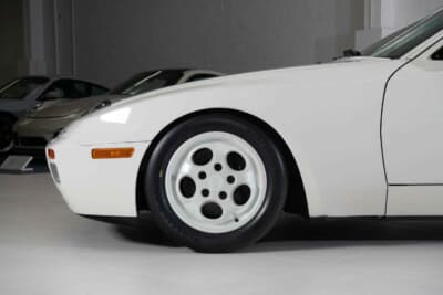 16万2400 ドル（邦貨換算約2400万円）で落札されたポルシェ「944ターボカップ」（C）Courtesy of RM Sotheby's