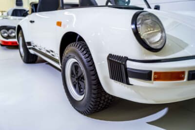 3万6000ドル（邦貨換算約520万円）で落札されたポルシェ「911 カレラカブリオレ ジュニア」（C）Courtesy of RM Sotheby's