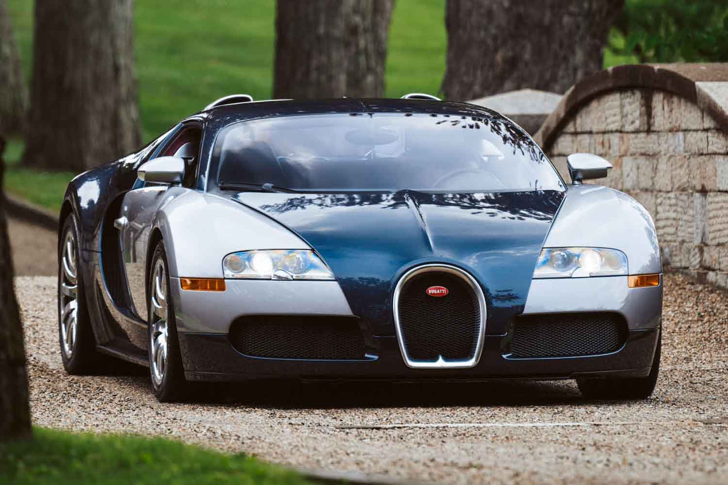 ブガッティ「ヴェイロン16.4」が2億円オーバーで落札！ 予想価格に届か