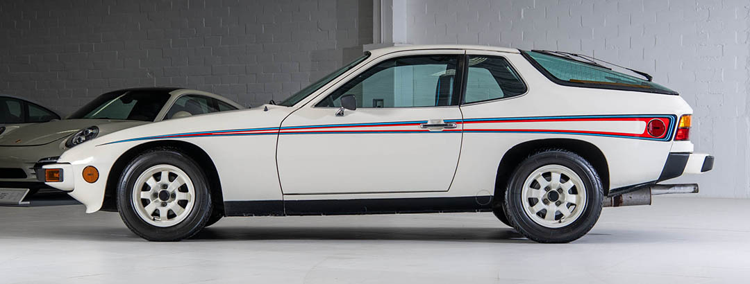 420万円で落札！ ポルシェ「924」は3000台限定のマルティーニカラーの極上車でもまだ手が届きます