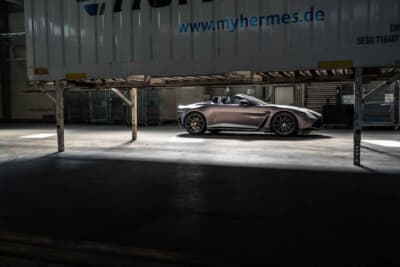 33万6875ユーロ（邦貨換算約5300万円）で落札されたアストンマーティン「V12ヴァンテージ ロードスター」（C）Courtesy of RM Sotheby's