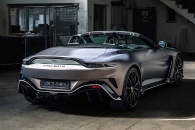 33万6875ユーロ（邦貨換算約5300万円）で落札されたアストンマーティン「V12ヴァンテージ ロードスター」（C）Courtesy of RM Sotheby's