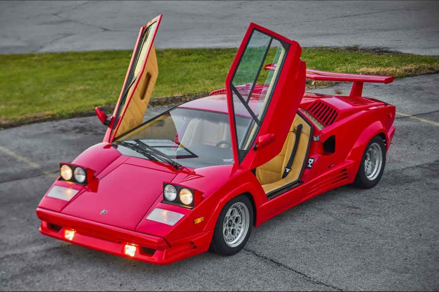 スーパーカー大判プロマイド・アマダ 世界の名車25枚（カウンタック/イオタ等） アニバ」なのに7000万円超え!? ランボルギーニ「カウンタック」は