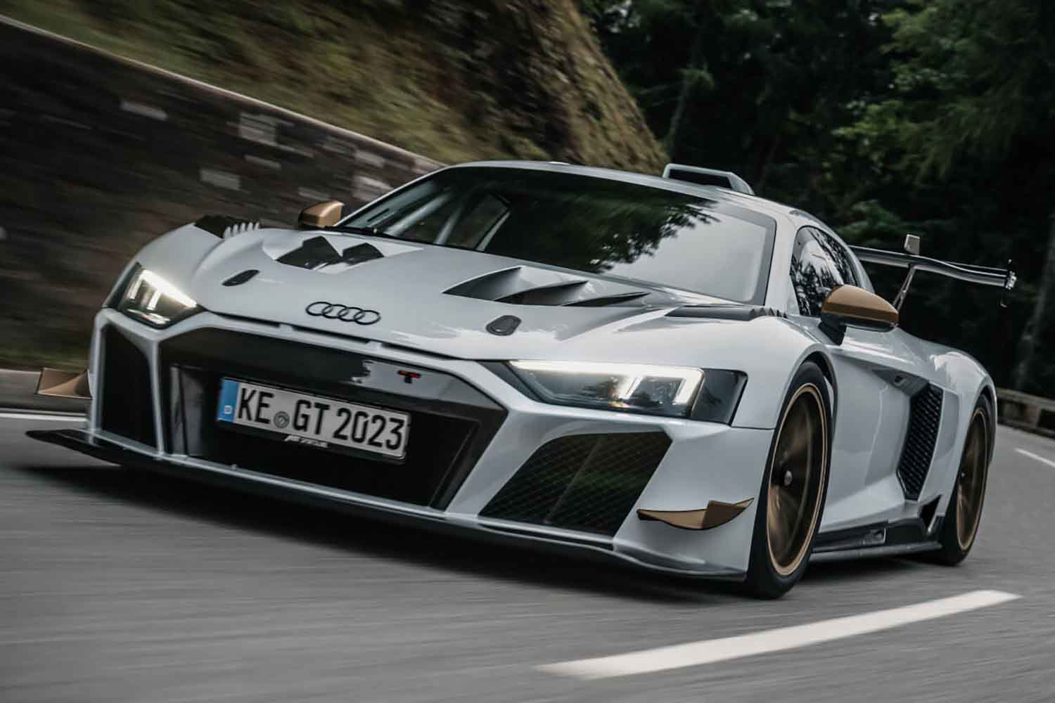 約1億円！ アウディ「R8 LMS GT2」ストリートバージョン登場!? 99台