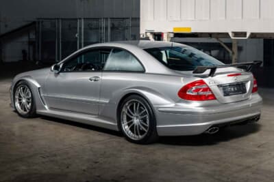 46万625ユーロ（邦貨換算約7370万円）で落札されたメルセデス・ベンツ「CLK DTM AMG」（C）Courtesy of RM Sotheby's